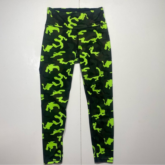 Free People Movement Tide Is High Green Neon Camo 7/8 Activewear LeggingSize S-M - Picture 6 of 15